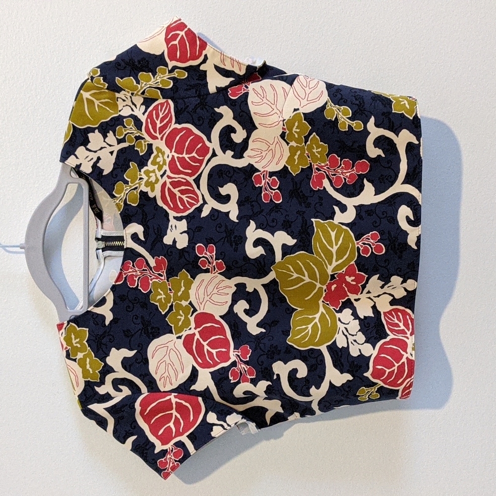 Zara Basic Women's Size M Floral Crop Top